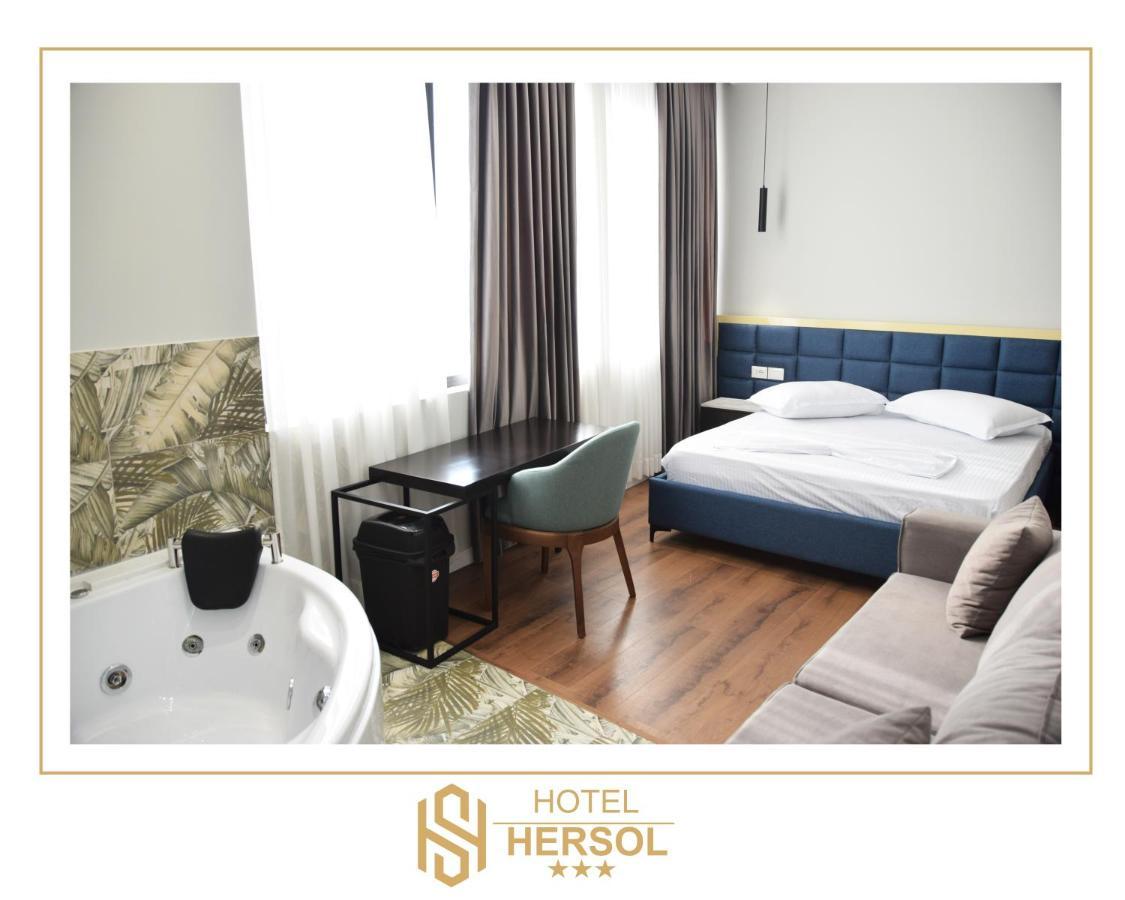 Hotel Hersol Durrës Esterno foto