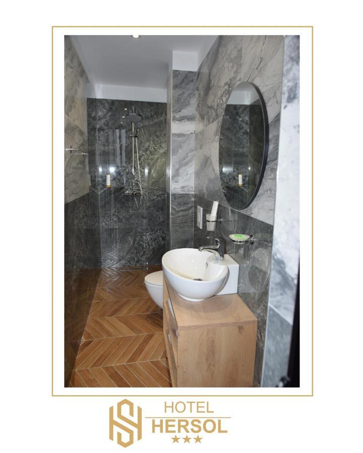 Hotel Hersol Durrës Esterno foto