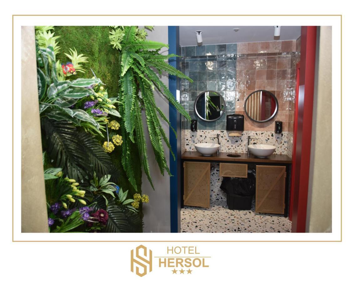 Hotel Hersol Durrës Esterno foto