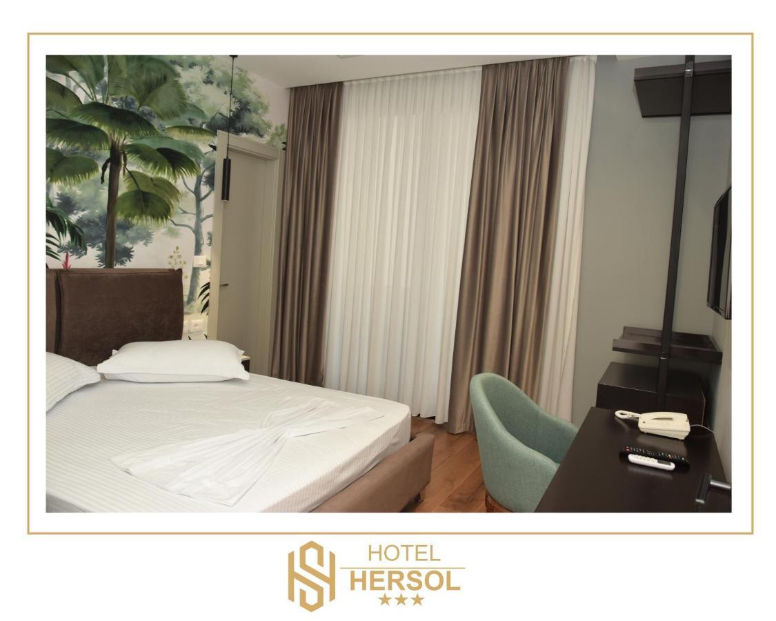 Hotel Hersol Durrës Esterno foto